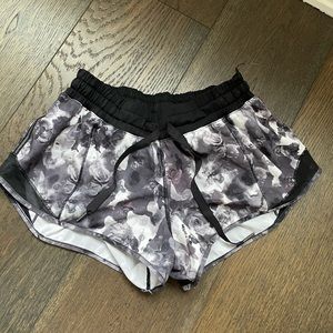 Lululemon Hotty Hot Short
